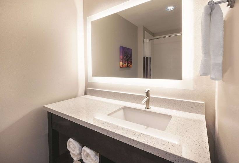 Отель La Quinta By Wyndham Terre Haute