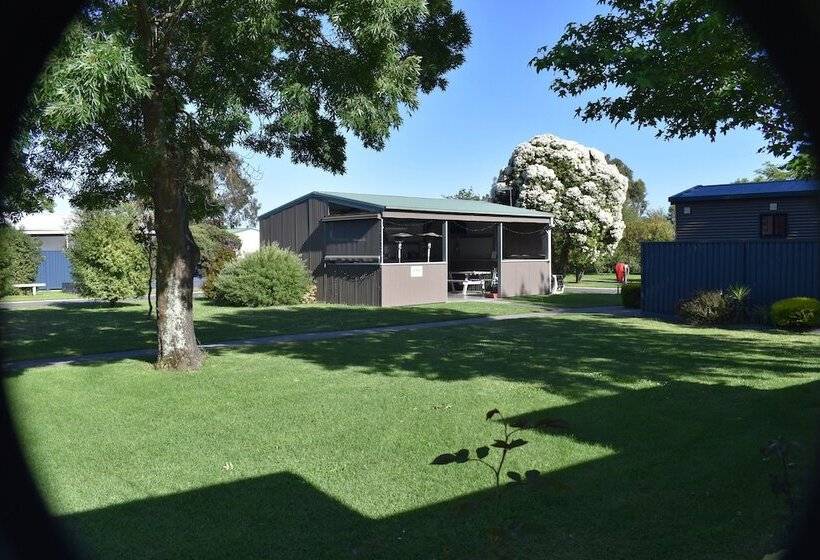 בית מלון כפרי Lifestyle Villages Traralgon