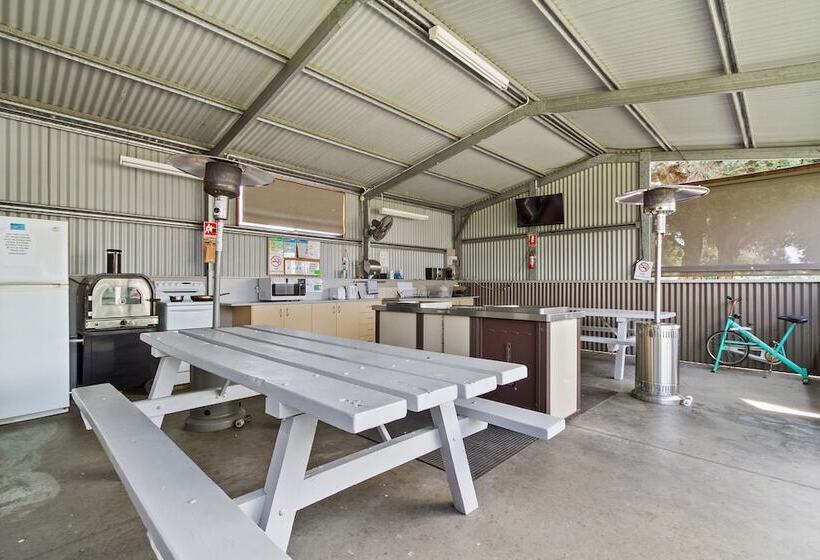 בית מלון כפרי Lifestyle Villages Traralgon