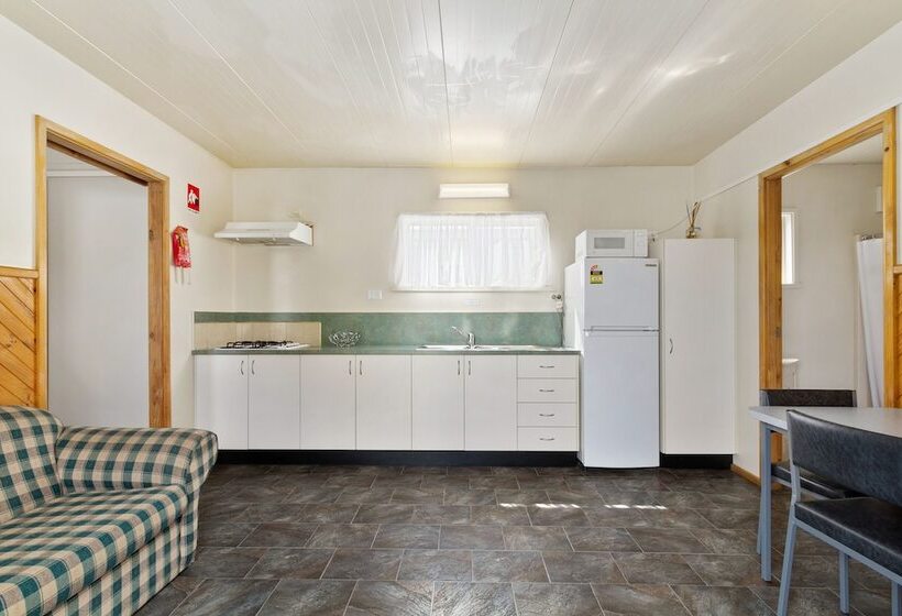 בית מלון כפרי Lifestyle Villages Traralgon