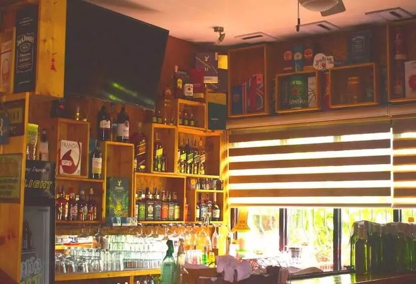 Log Cabin Hotel   Safari Lodge Baguio