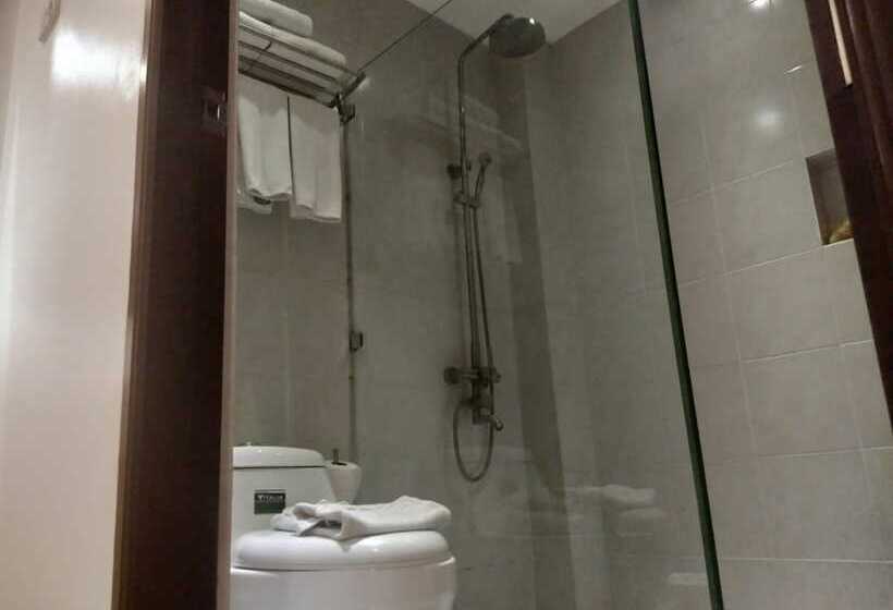 Log Cabin Hotel   Safari Lodge Baguio