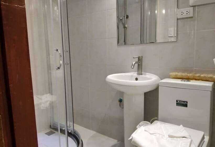 Log Cabin Hotel   Safari Lodge Baguio