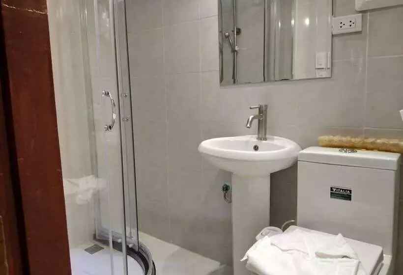 Log Cabin Hotel   Safari Lodge Baguio