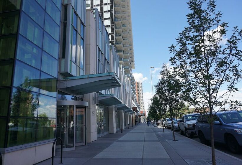 هتل Luxury Mark On 10th