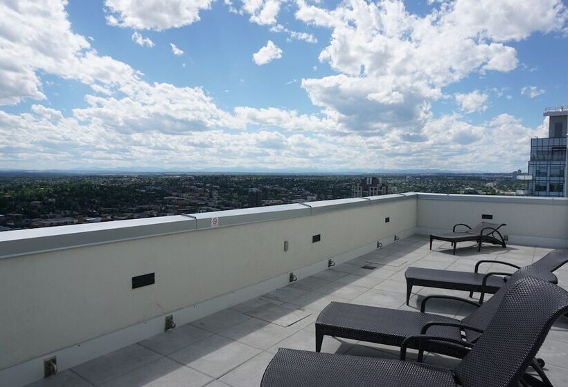 هتل Luxury Mark On 10th