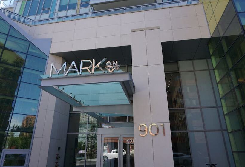 هتل Luxury Mark On 10th