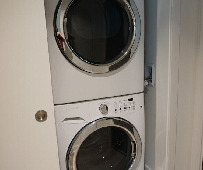 هتل Luxury Mark On 10th