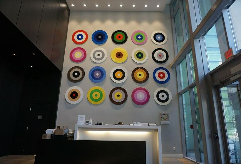 هتل Luxury Mark On 10th