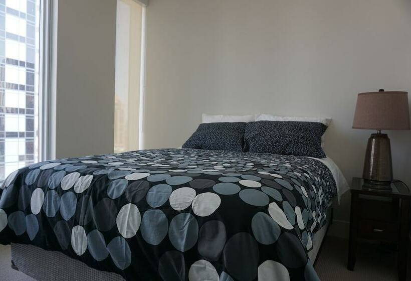 هتل Luxury Mark On 10th