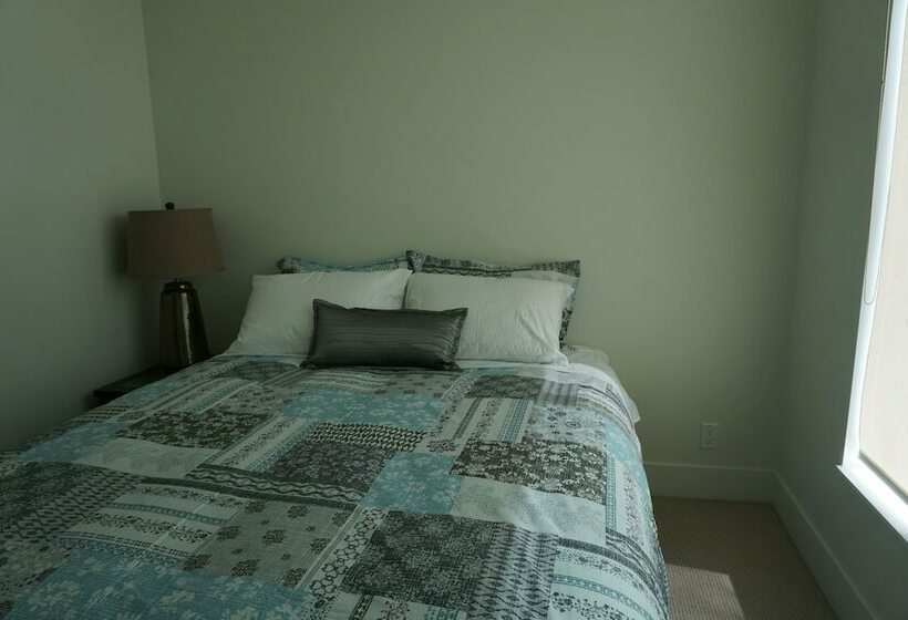 هتل Luxury Mark On 10th