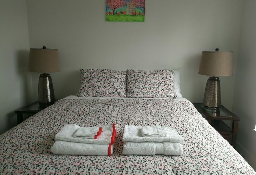 هتل Luxury Mark On 10th