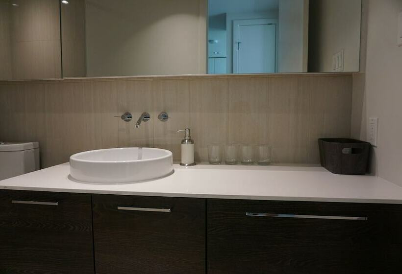 هتل Luxury Mark On 10th