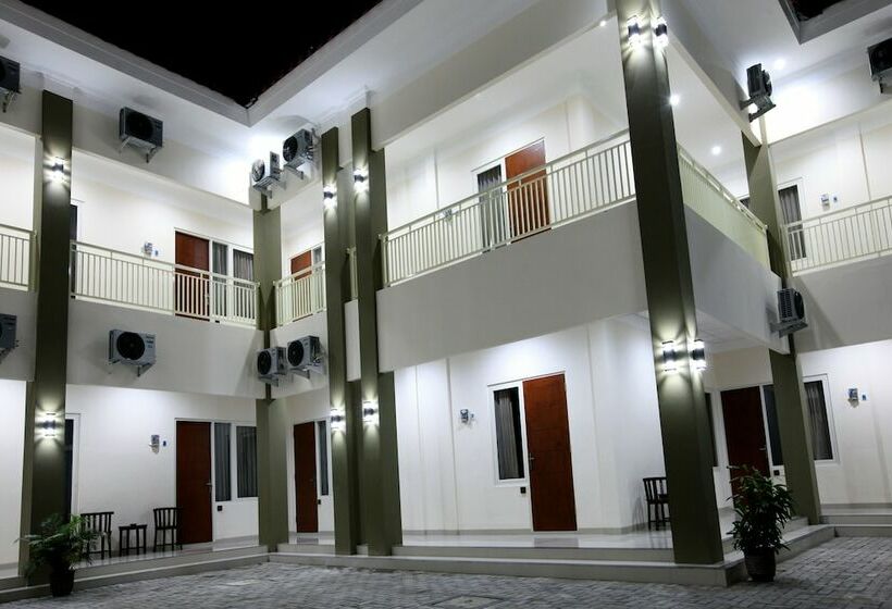 فندق Saras City Tuban