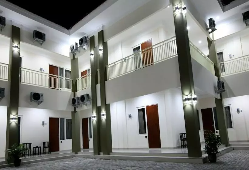 هتل Saras City Tuban