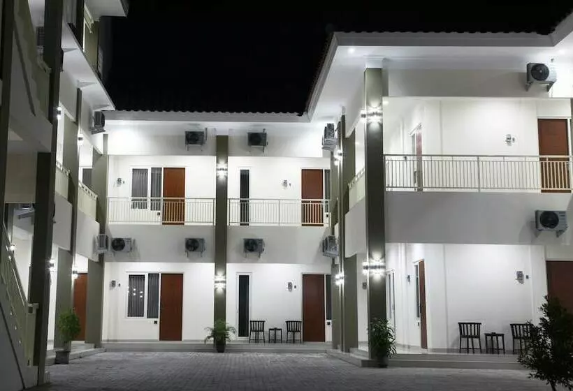 هتل Saras City Tuban