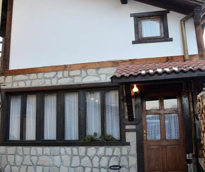 ホテル Trenchova Guest House