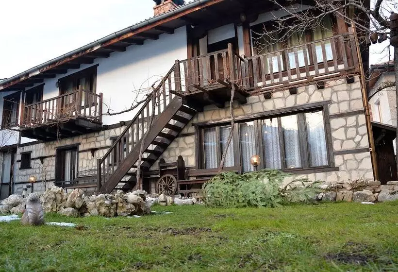 ホテル Trenchova Guest House