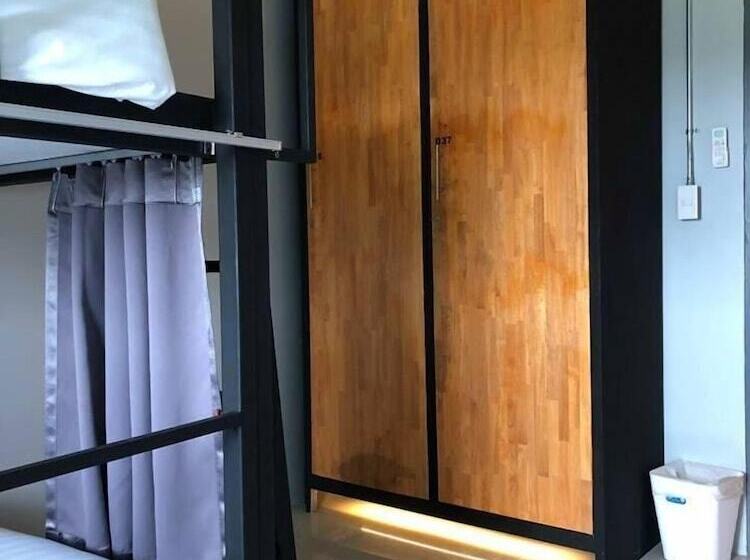 Hotel Airport Hostel Phuket