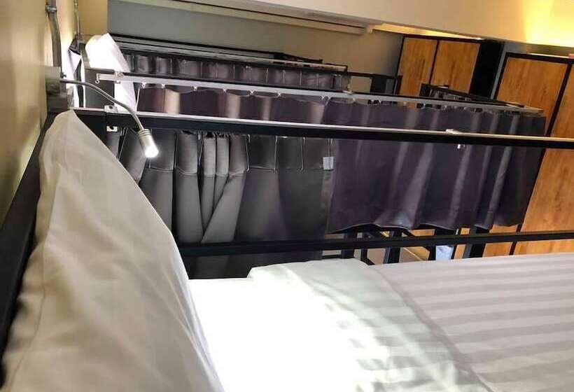 Hotel Airport Hostel Phuket