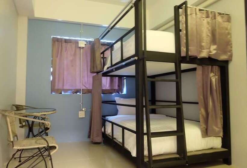 Hotel Airport Hostel Phuket