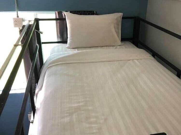 Hotel Airport Hostel Phuket