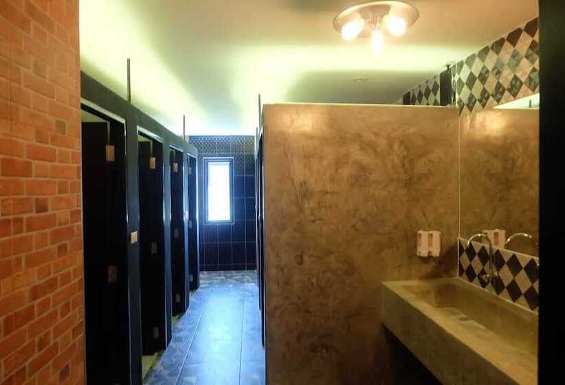 Hotel Airport Hostel Phuket