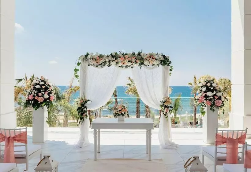 Amavi, Madefortwo Hotels   Paphos