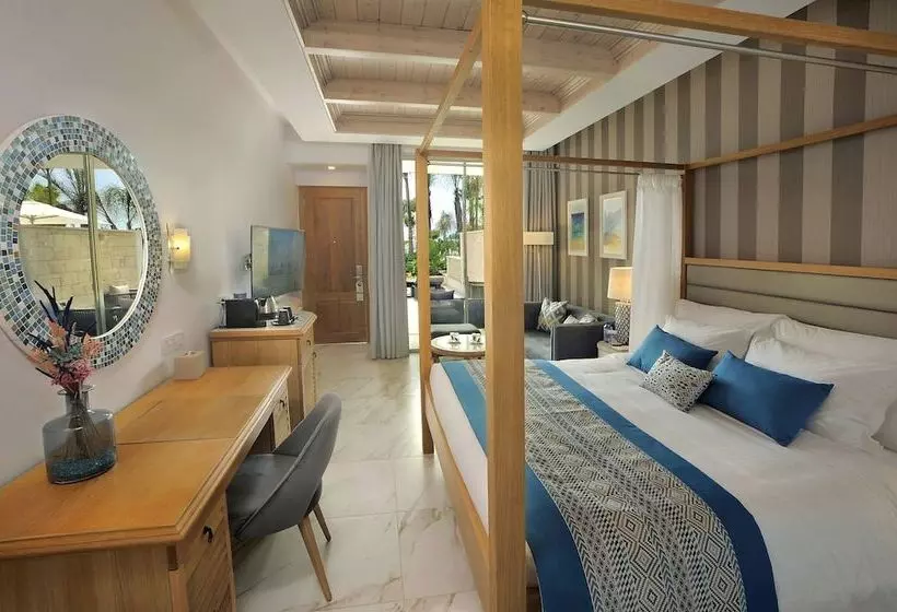 Amavi, Madefortwo Hotels   Paphos