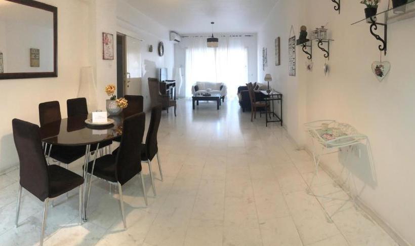 هتل Angela's Luxury Apartments