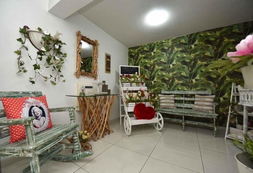 هتل Angela's Luxury Apartments