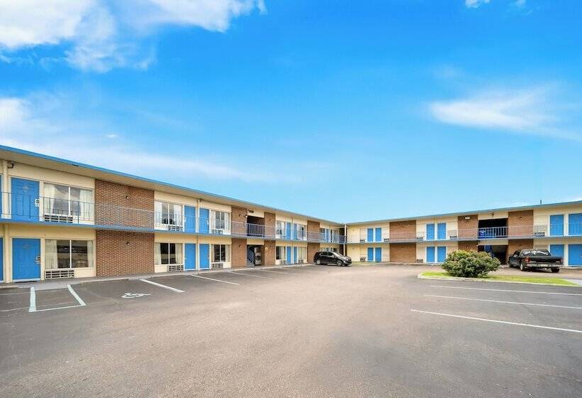 فندق Capitol Inn And Suites