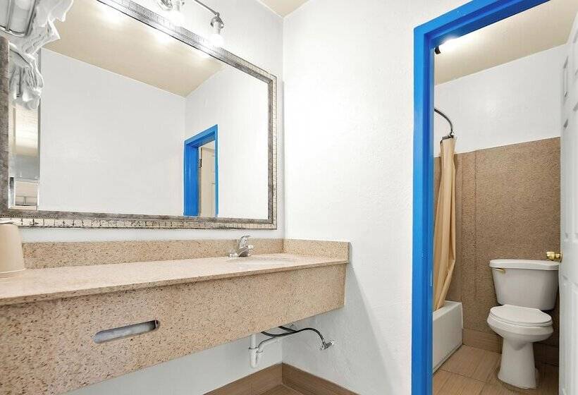 فندق Capitol Inn And Suites