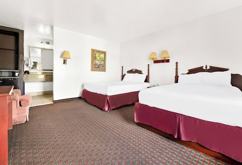 فندق Capitol Inn And Suites