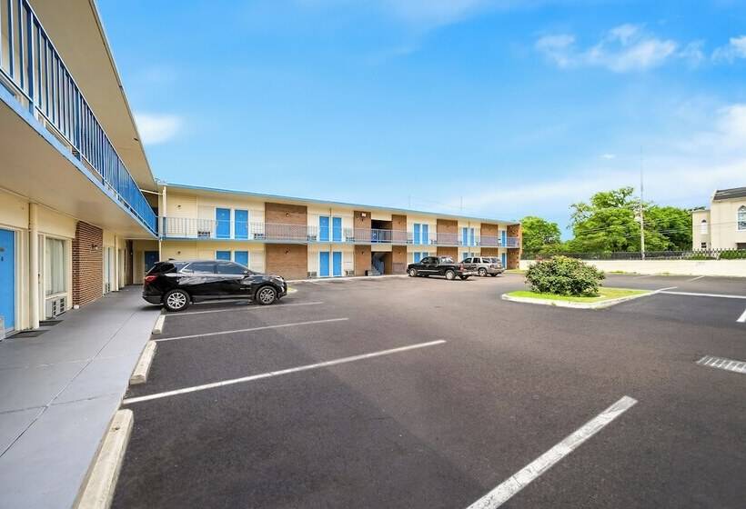 فندق Capitol Inn And Suites