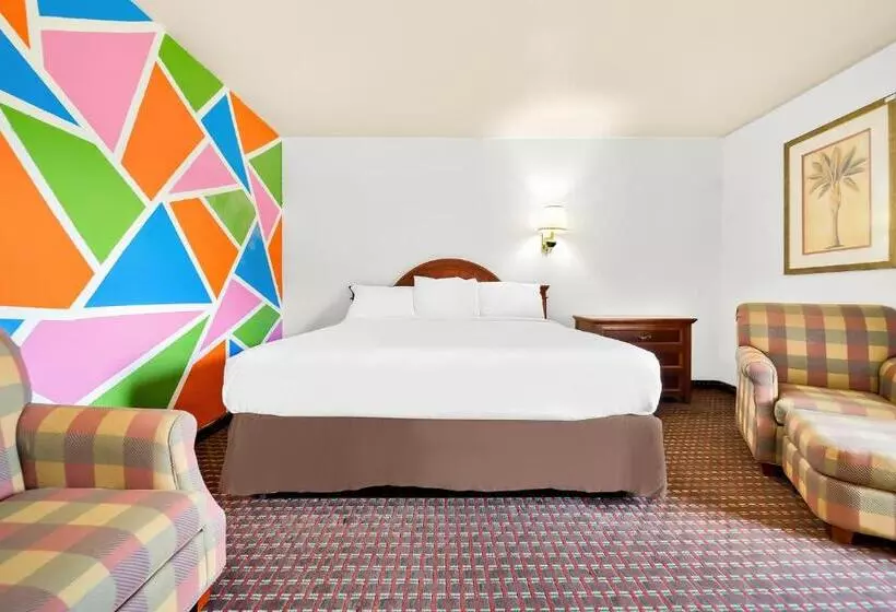 هتل Capitol Inn And Suites