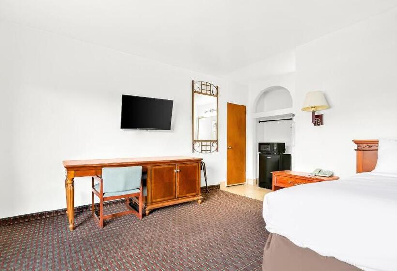 فندق Capitol Inn And Suites