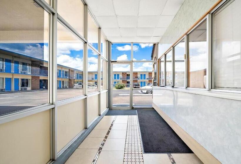 فندق Capitol Inn And Suites