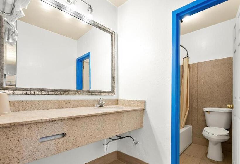 فندق Capitol Inn And Suites