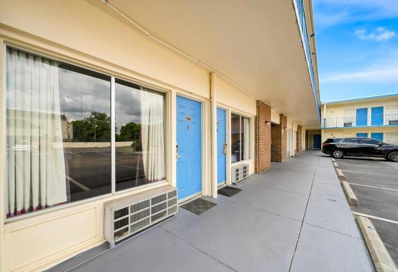 فندق Capitol Inn And Suites