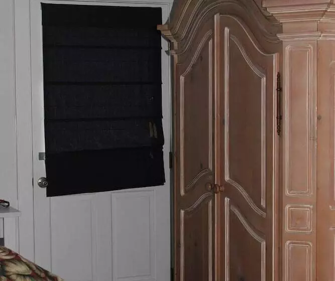 Hotelli Daisy's Guest House