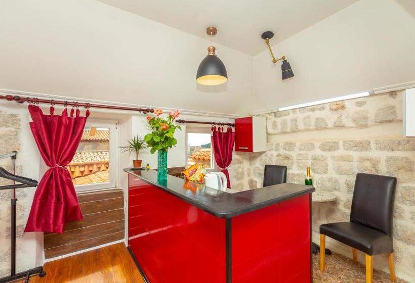 酒店 Juliette's Palace Studios