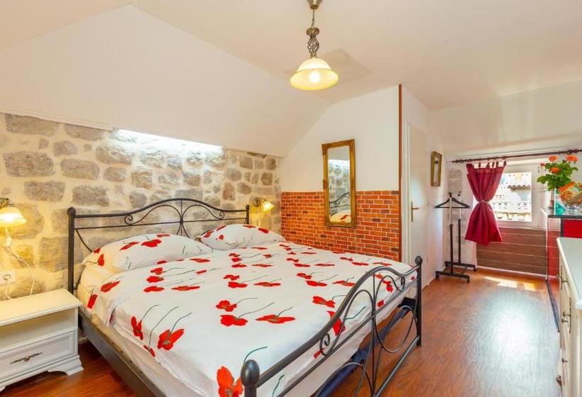 酒店 Juliette's Palace Studios