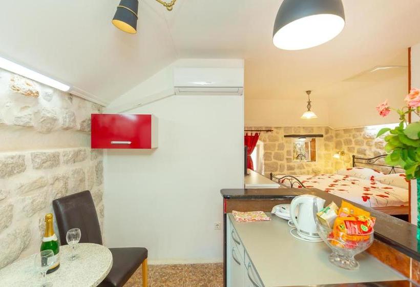 酒店 Juliette's Palace Studios