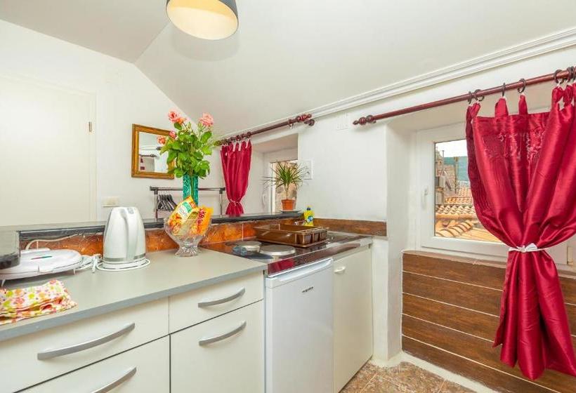 酒店 Juliette's Palace Studios