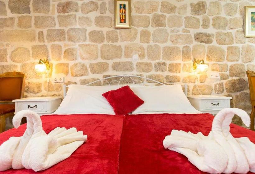 酒店 Juliette's Palace Studios