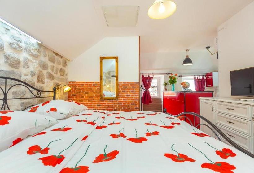 酒店 Juliette's Palace Studios