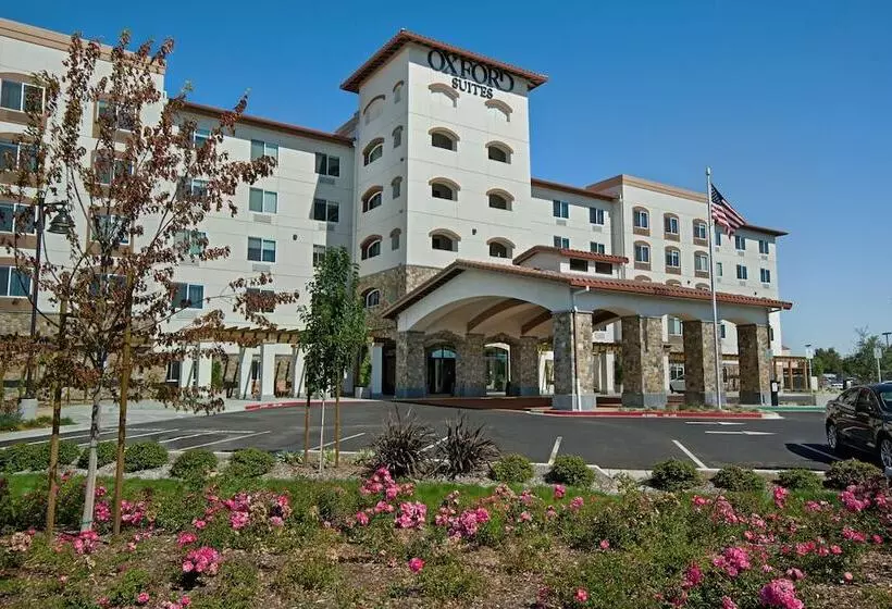 Hotelli Oxford Suites Sonoma Rohnert Park