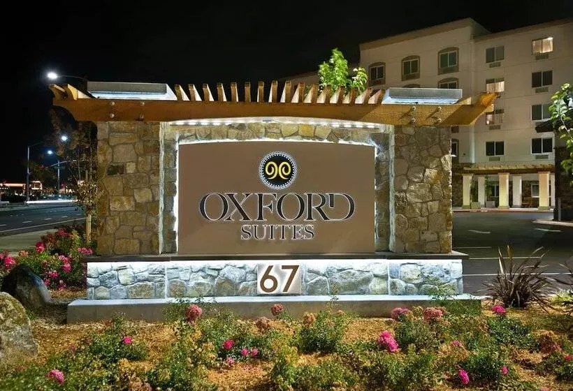 Hotelli Oxford Suites Sonoma Rohnert Park