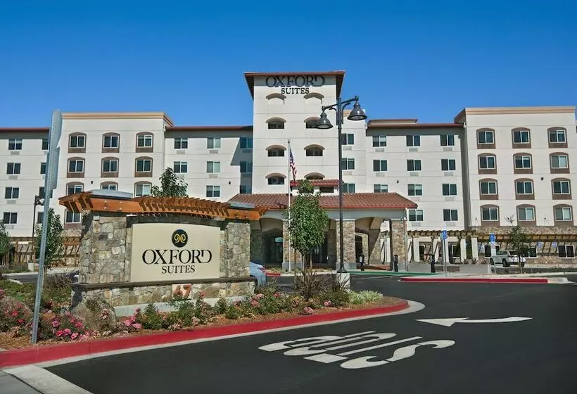 Hotelli Oxford Suites Sonoma Rohnert Park